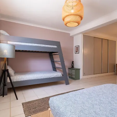 Stunning Spacious Family In The Algarve Алжезур