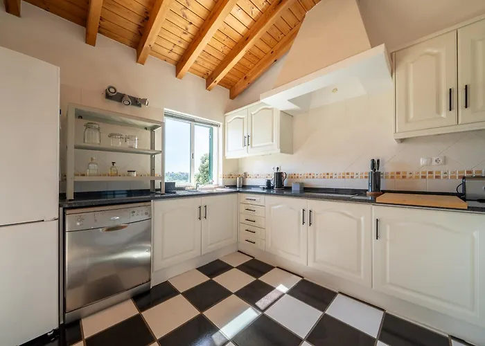 Stunning Spacious Family In The Algarve Villa