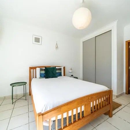 Villa Stunning Spacious Family In The Algarve *