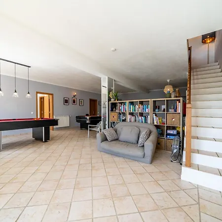 Stunning Spacious Family In The Algarve